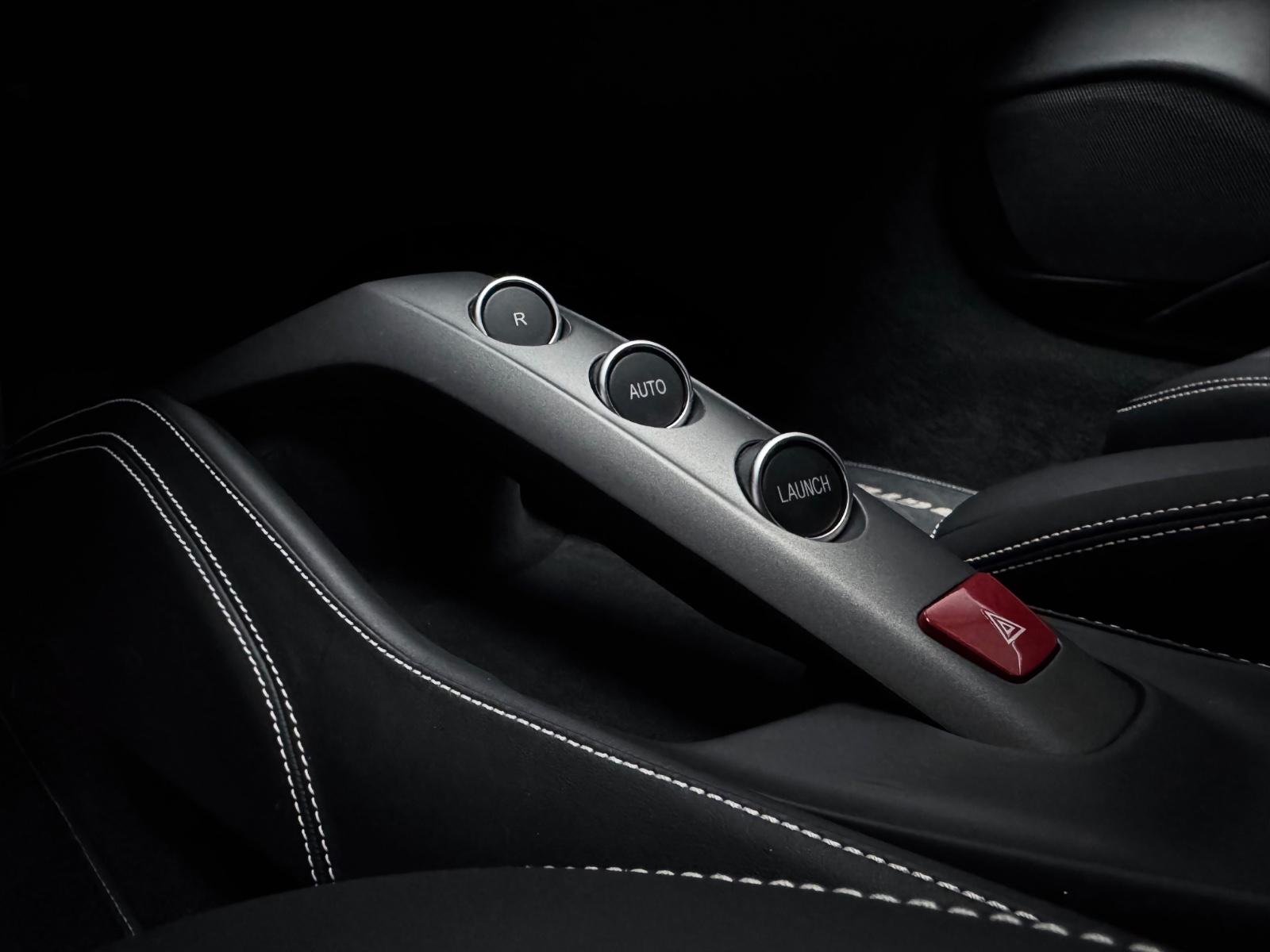 FERRARI 488 GTB CARBON RACING