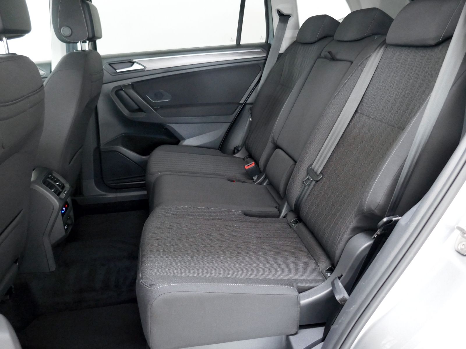 Fahrzeugabbildung Volkswagen Tiguan Allspace Life 2.0 TDI | LED AHK ACC