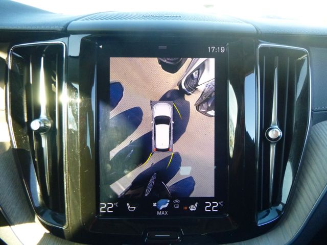 Fahrzeugabbildung Volvo XC60 Inscription 2WD >AUT/AHK/Kamera/PANO/PDC<