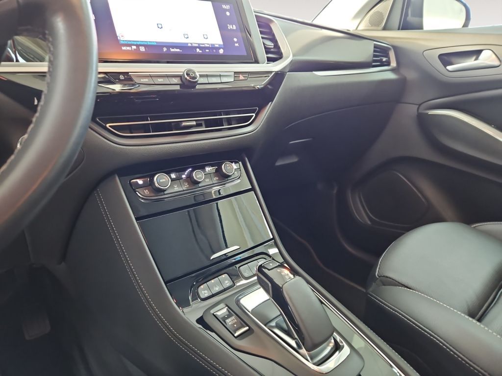 Fahrzeugabbildung Opel Grandland PHEV 4x4 1.6 DI Ultim Night Vision