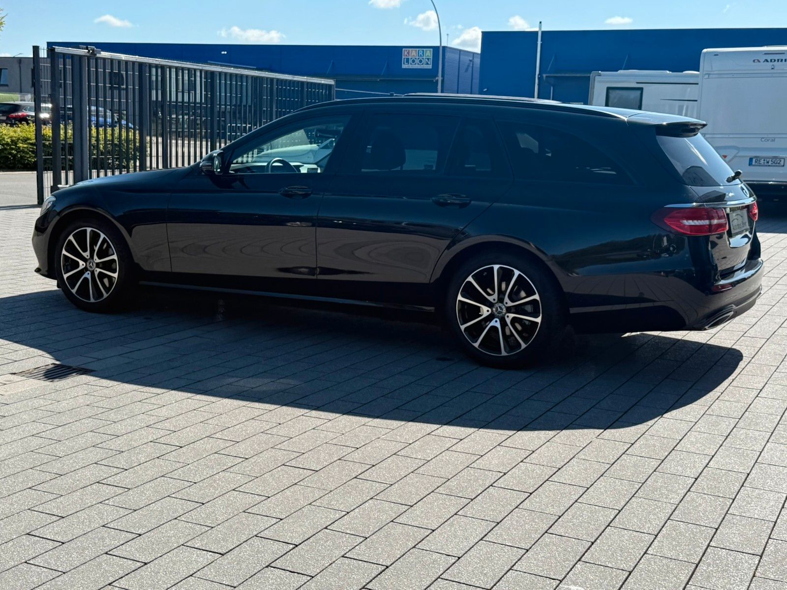 Fahrzeugabbildung Mercedes-Benz T-Modell E 200,Navi,Sitzh.