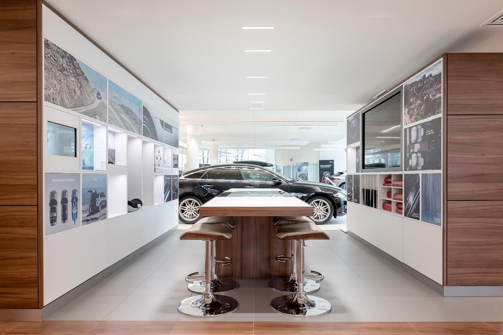 showroom-image-top