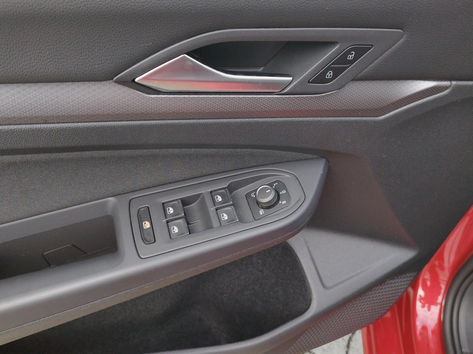 Volkswagen Golf VIII Active1.0 TSI MATRIX/PANO/CARPLAY, миниатюра 7