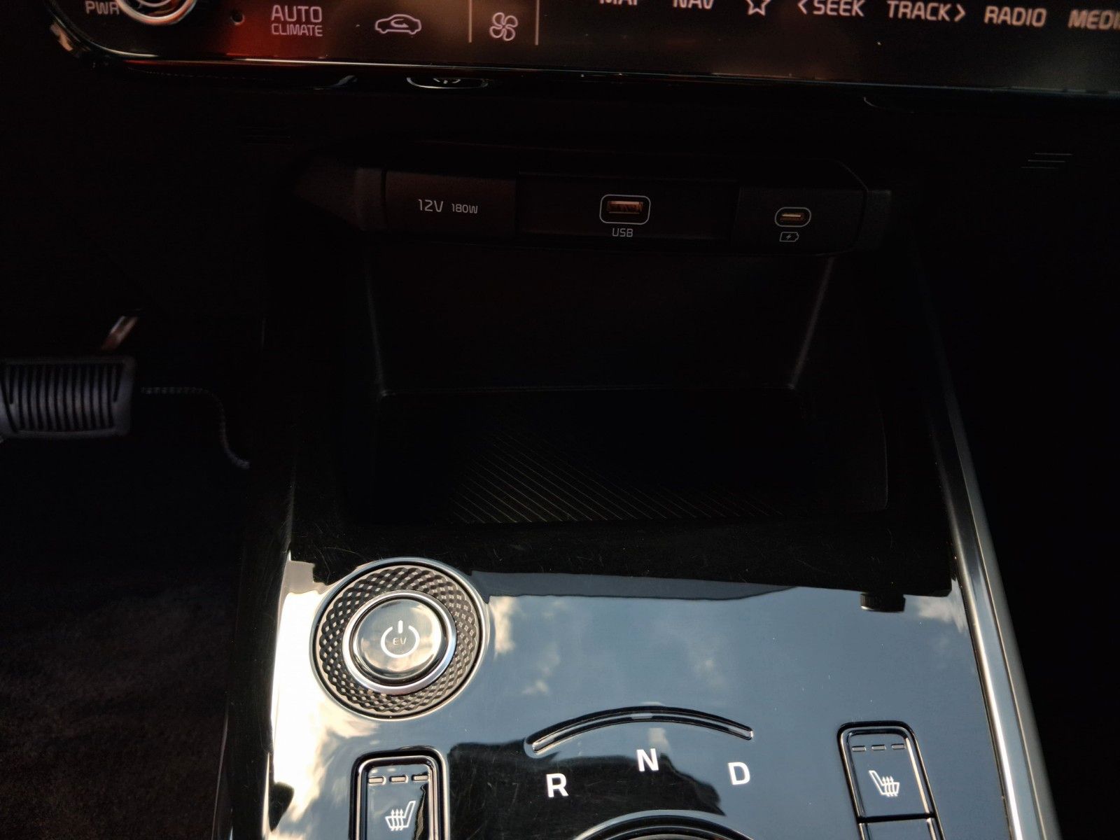 Fahrzeugabbildung Kia Niro e-Niro Vision AHK Navi Allwetter Teilleder