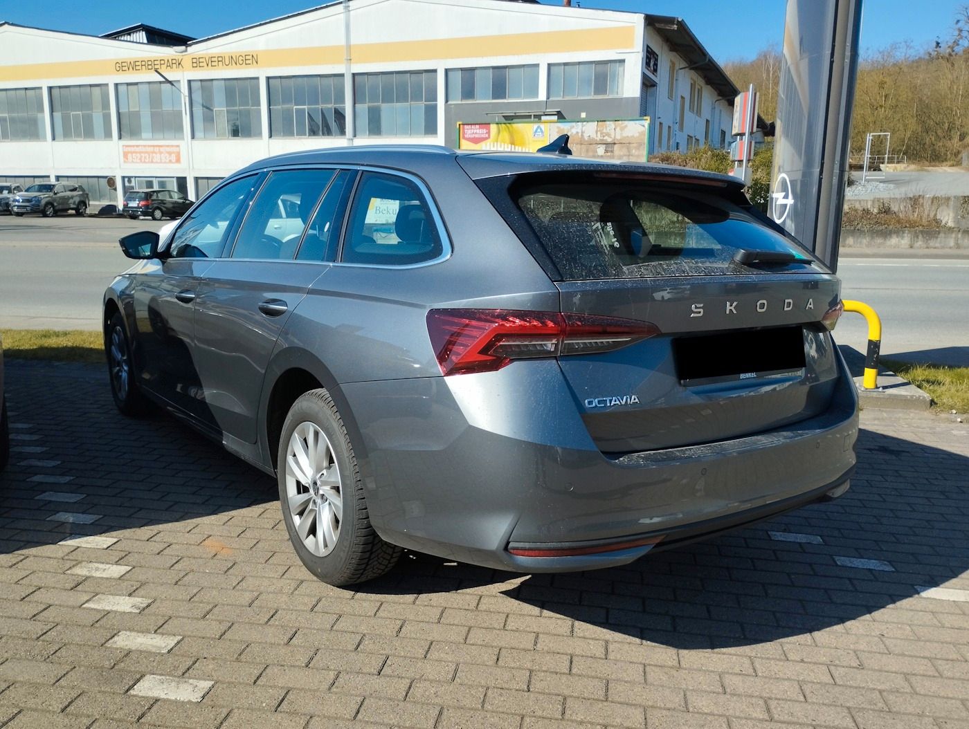 Fahrzeugabbildung SKODA Octavia Combi 2.0 TDI DSG Kamera NAVI SHZ+LHZ