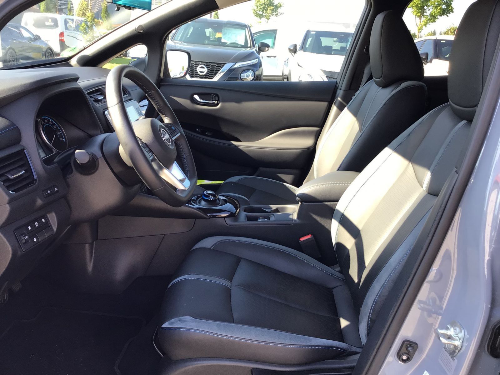 Fahrzeugabbildung Nissan Leaf 59 kWh Direktantrieb - e+ Tekna - 2Farben