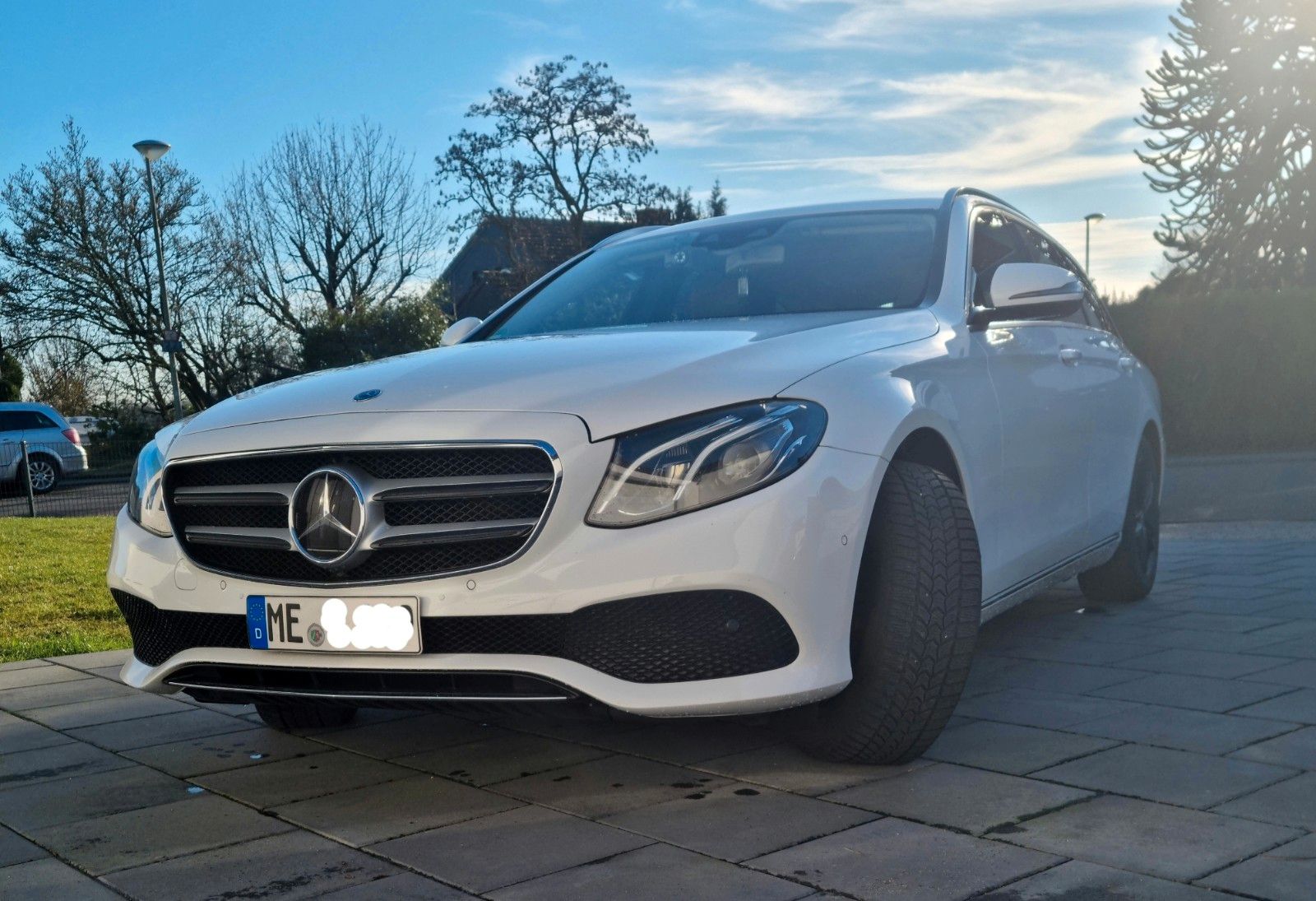 MERCEDES-BENZ E 220 d T Autom. -AHK 