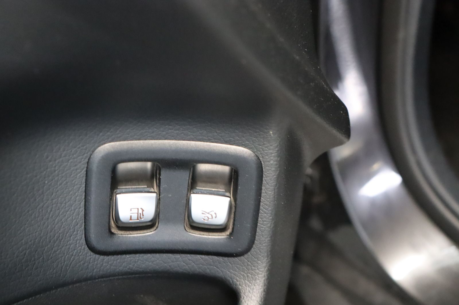 Fahrzeugabbildung Mercedes-Benz GLC 300 e 4Matic * DIS * RFK * LED