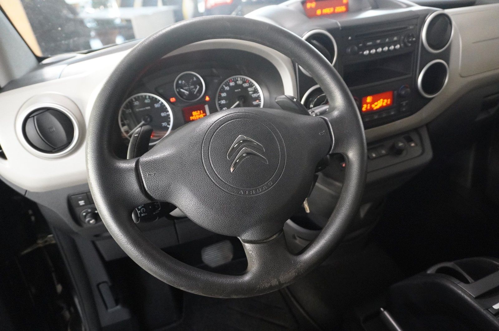 Fahrzeugabbildung Citroën Berlingo Kombi 1.6 HDI SELECTION 5-SITZ KLIMA/SH