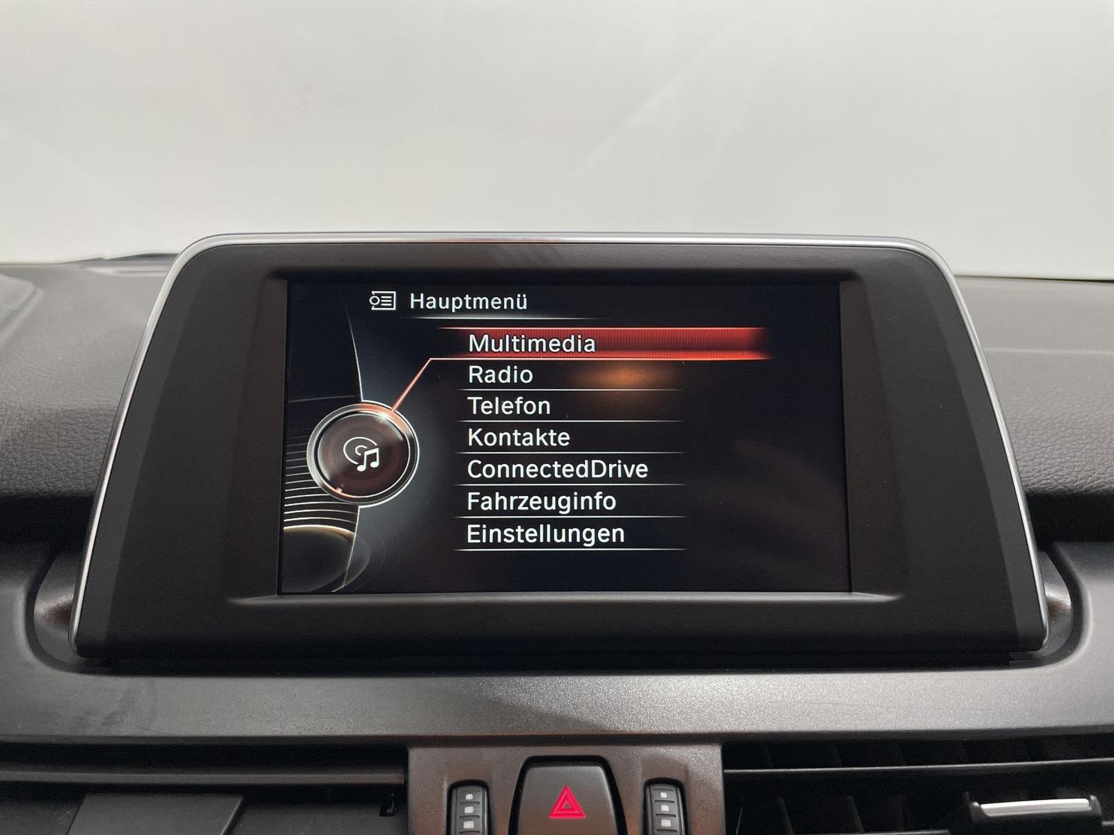 BMW 220i Active Tourer Advantage Tempomat AHK schw.
