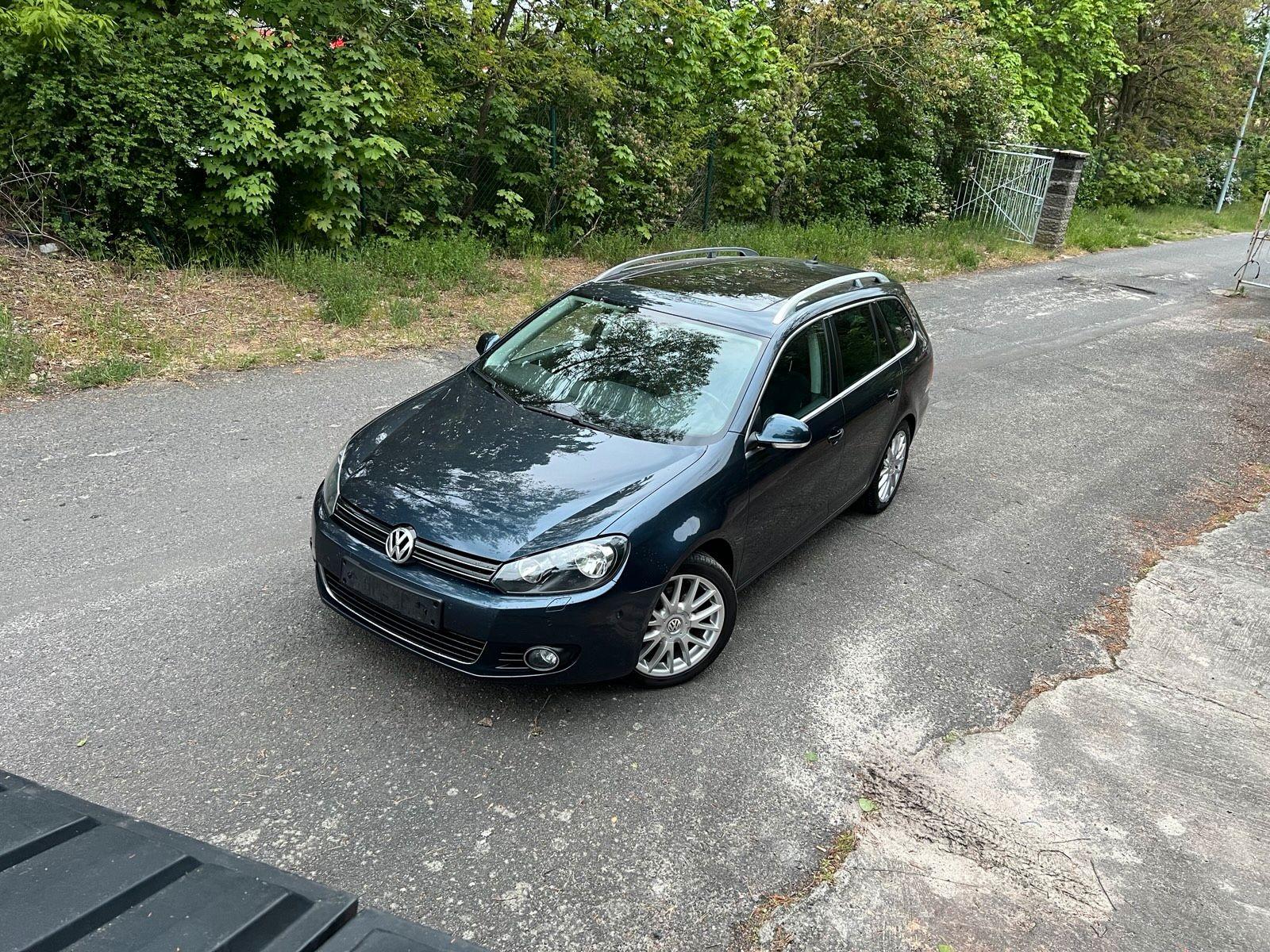 Volkswagen Golf 2010 — rear view