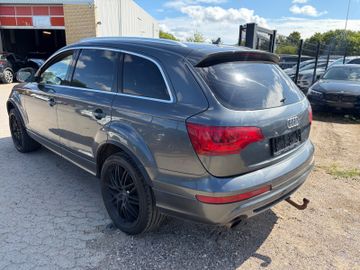 Audi Q7 - 4