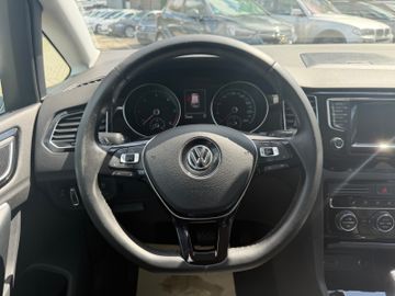 Volkswagen Golf - 10