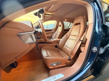 Porsche Panamera - 8