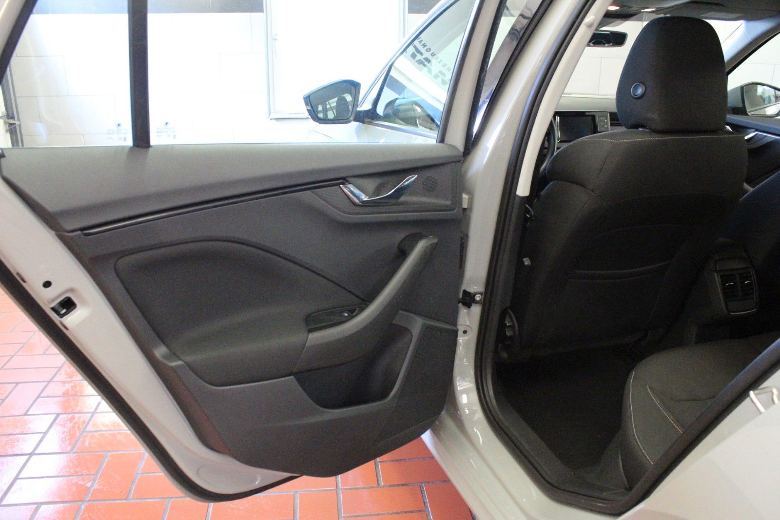 Fahrzeugabbildung SKODA Kamiq 1.0 TSI 85kW Ambition *Winterräder Alu*