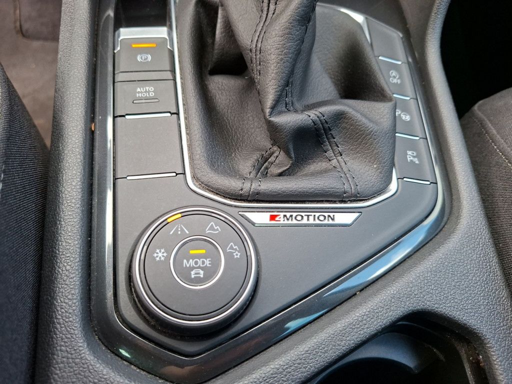 Tiguan 2.0 TSI Elegance 4Motion *DSG*STANDH*AHK*