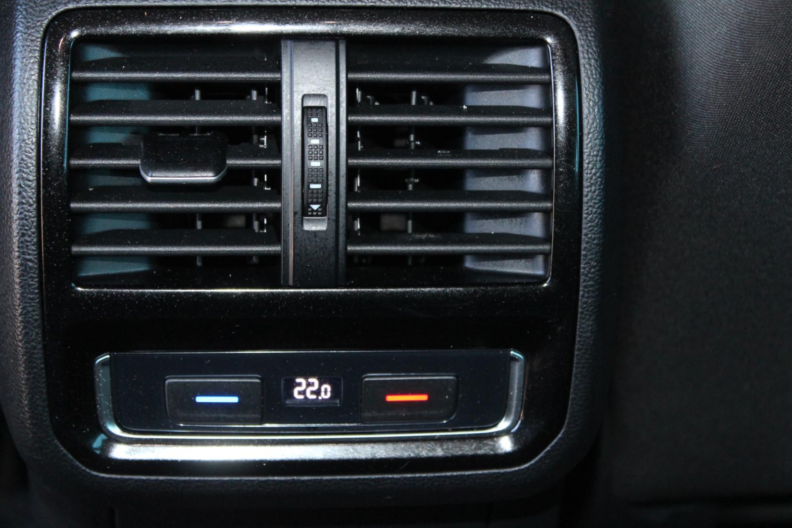 Volkswagen Passat 1.5l,Business ACC+LED+CARPLAY+AHK, миниатюра 29