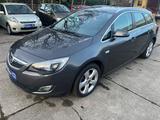 Opel Astra J Sports Tourer Sport.1HAND,PDC,AHK,SHZ - gebrauchte Opel Astra aus dem Jahr 2012