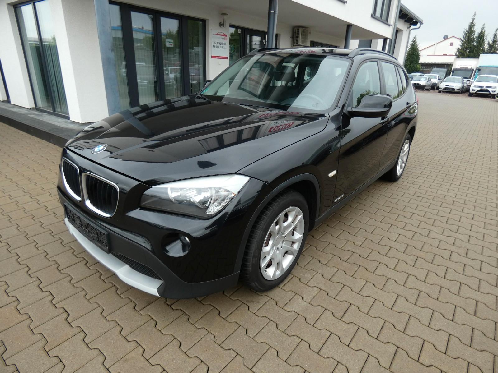 BMW X1  sDrive 18i Automatik Schwarz Met.