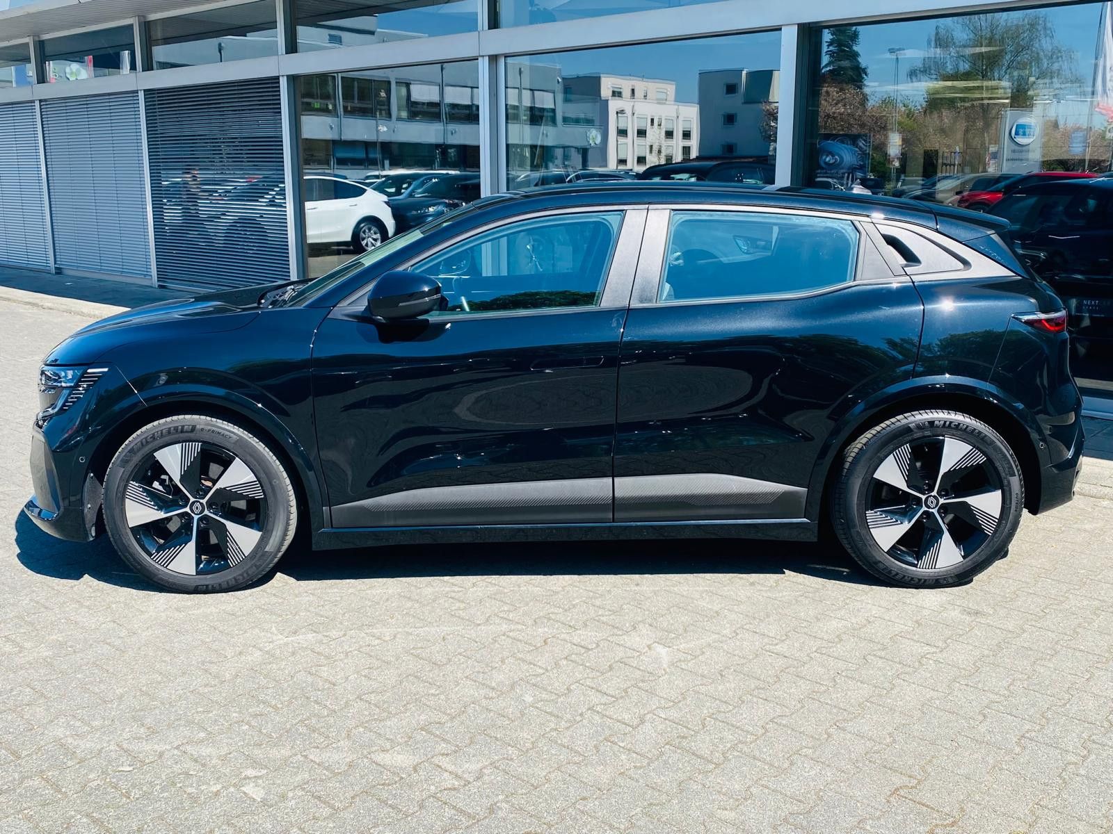 Fahrzeugabbildung Renault Megane E-TECH Equilibre Elec NAVI+LED+SHZ+KAM+WP