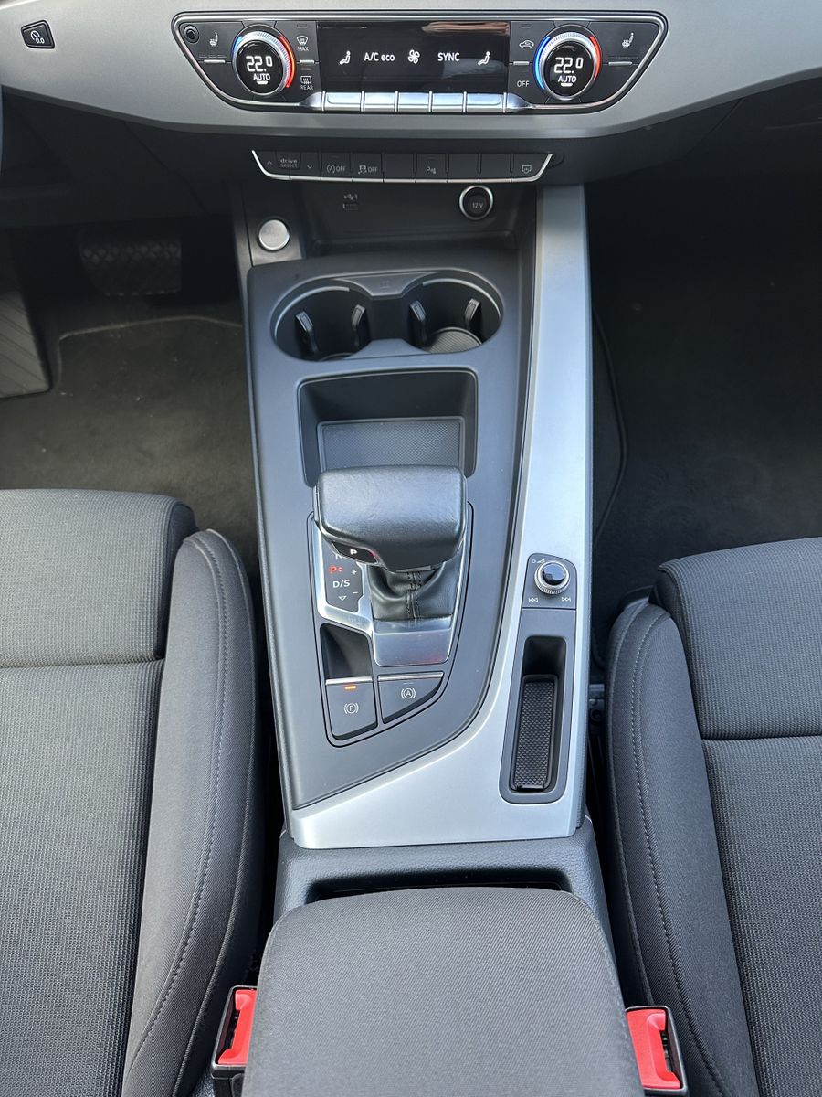 Fahrzeugabbildung Audi A4 Avant 35 TFSI Advanced NAV+LED+V-COCKPIT+17ZO