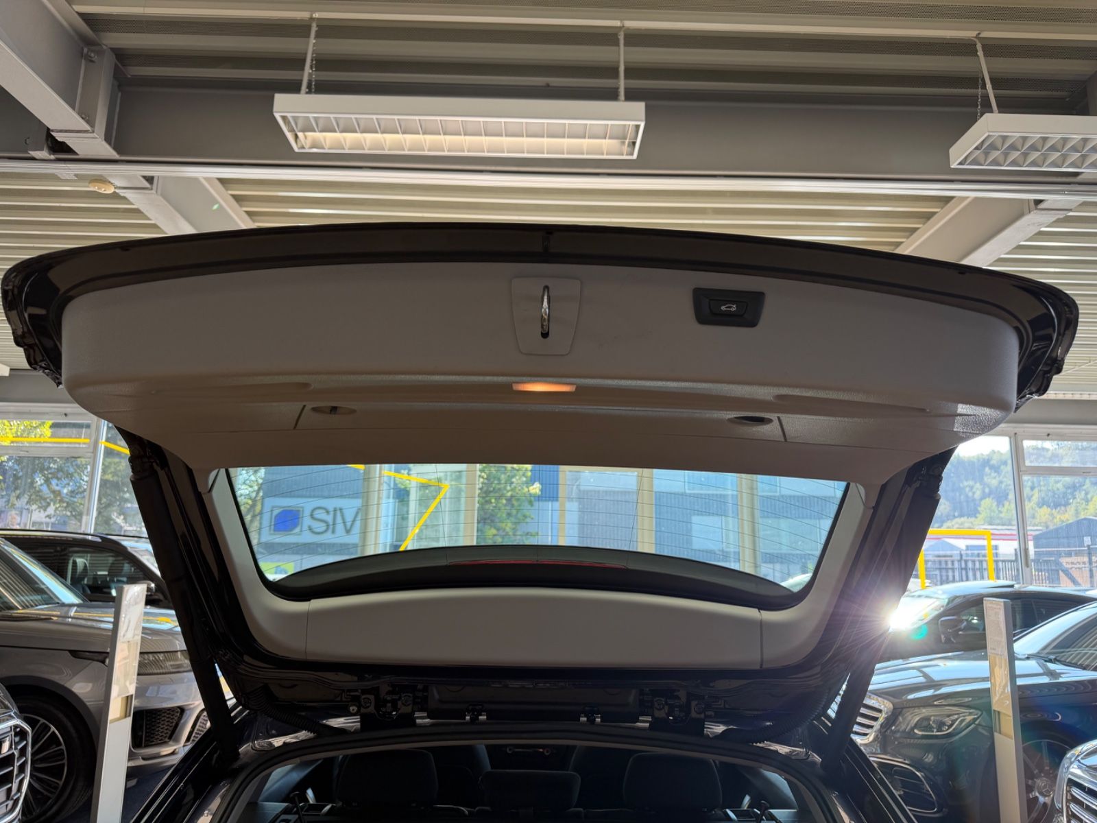 Fahrzeugabbildung BMW 318 3 Touring 318 d