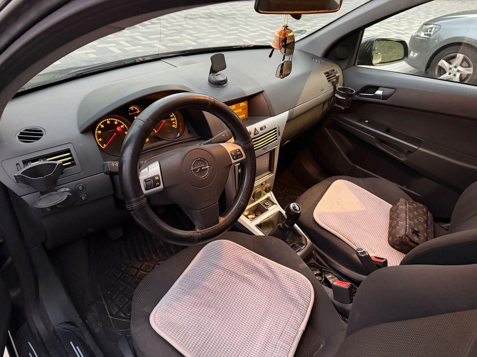 Opel Astra 2009 — photo 5