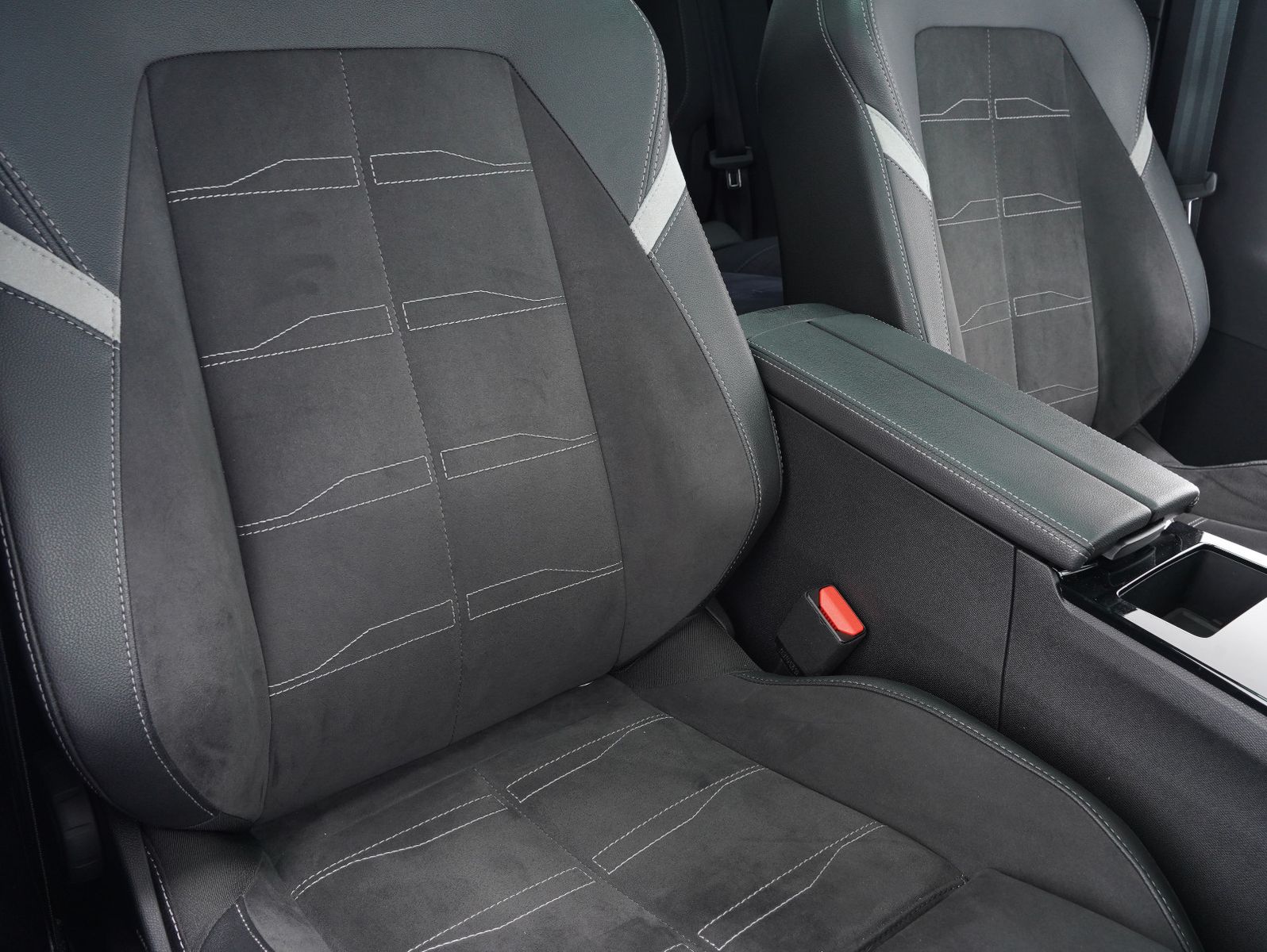 Fahrzeugabbildung Opel Astra L 1.5 Diesel Sports Tourer GS PANO