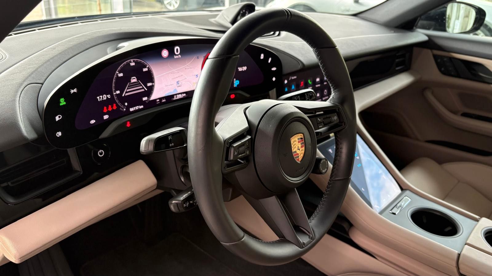 Fahrzeugabbildung Porsche Taycan Sport Turismo/Innodrive/Panodach/20 Zoll