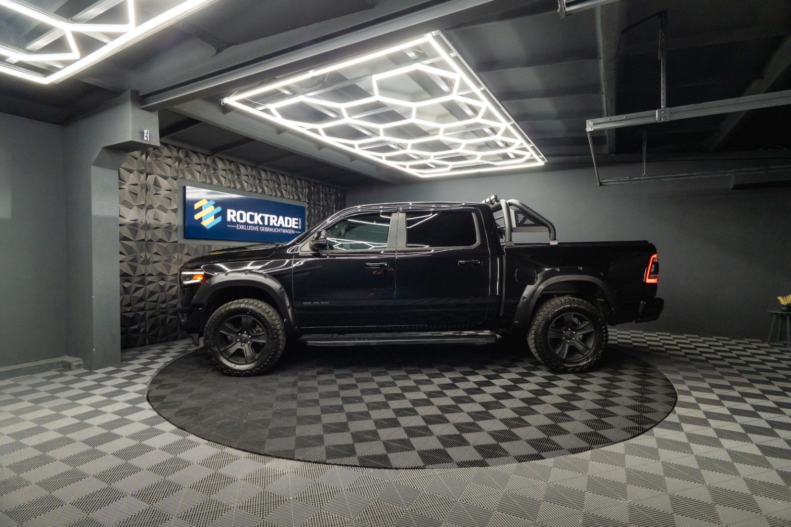 Fahrzeugabbildung Dodge RAM 5.7 V8 HEMI 4x4 LARAMIE Limited Offroad LED