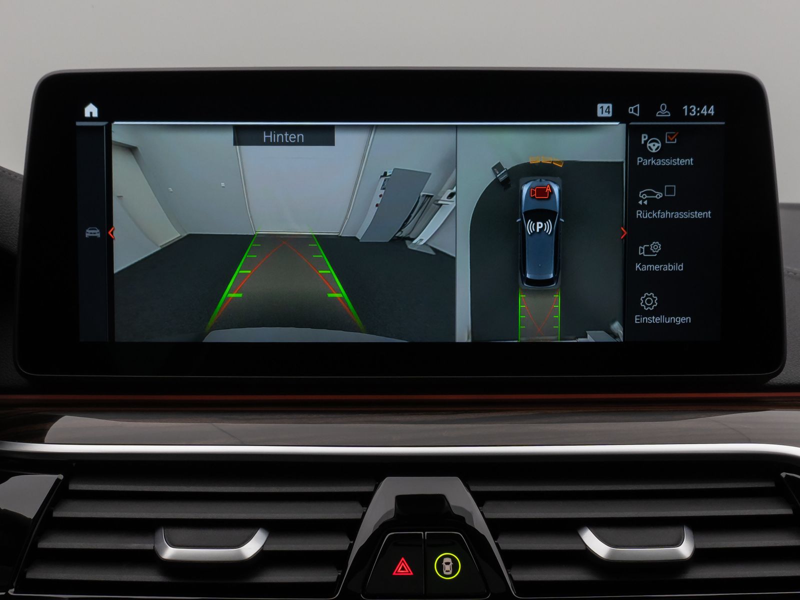 Fahrzeugabbildung BMW 530d xD  LuxuryLine Pano 360°HUD DAB H/K Massage