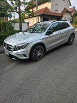 Mercedes-Benz GLA 180 - Mercedes-Benz GLA 180: Von Privat