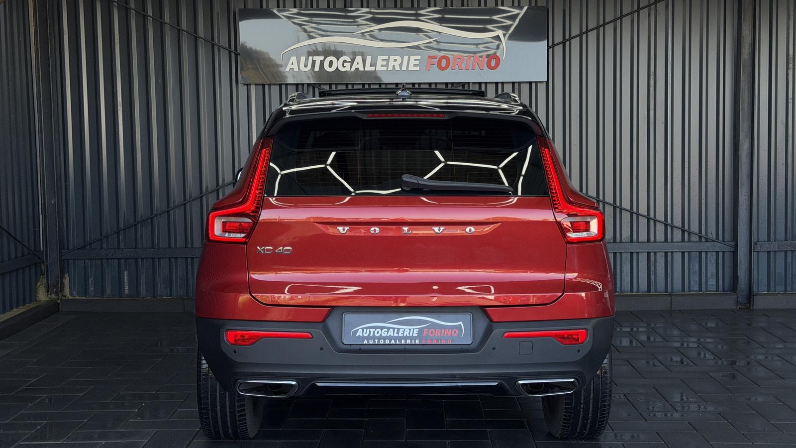 Volvo XC40 R Design 2WD*PANO*KAMERA*HARMAN-KARDON*LANE