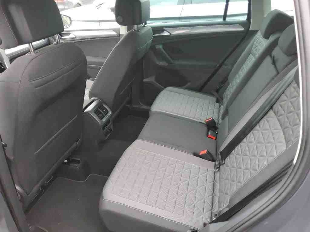Fahrzeugabbildung Volkswagen Tiguan Life TSI DSG *AHK*Navi*LED*PDC*ACC*Shzg*