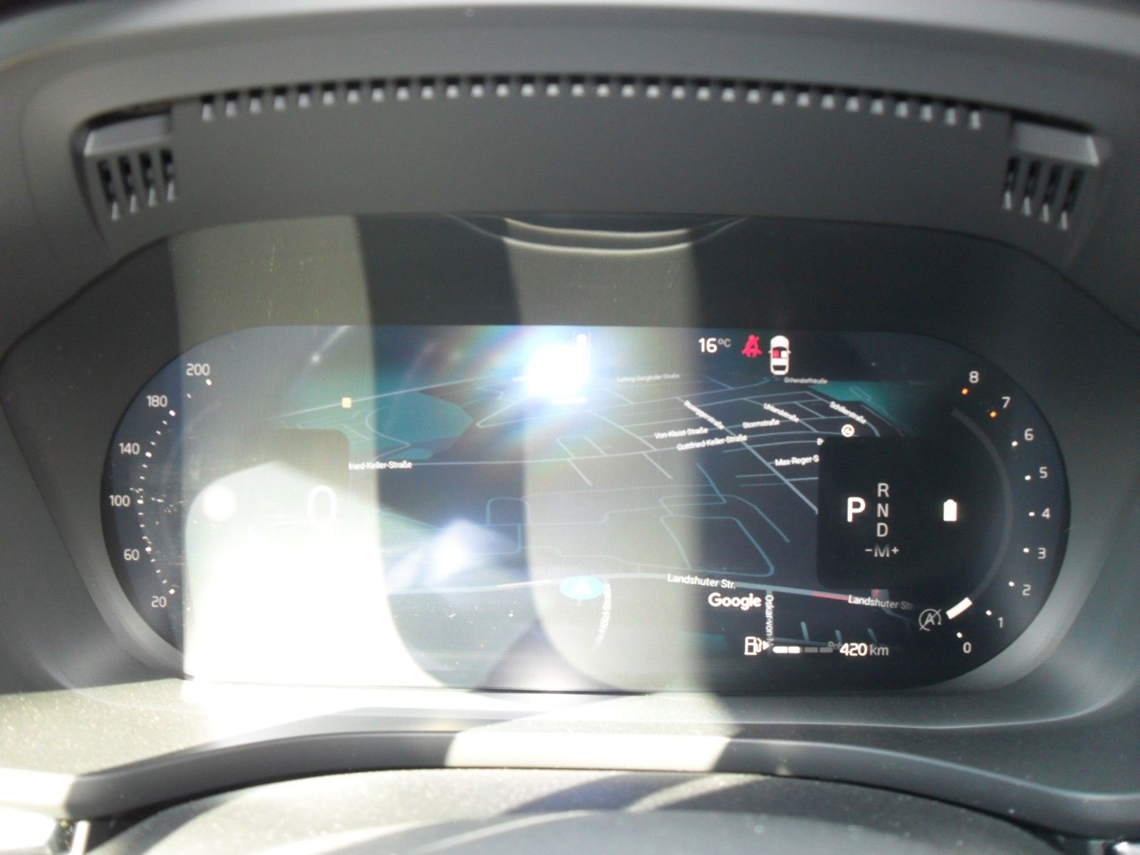 Fahrzeugabbildung Volvo XC 60 B5 Plus Black Edition AWD | Luftfederung