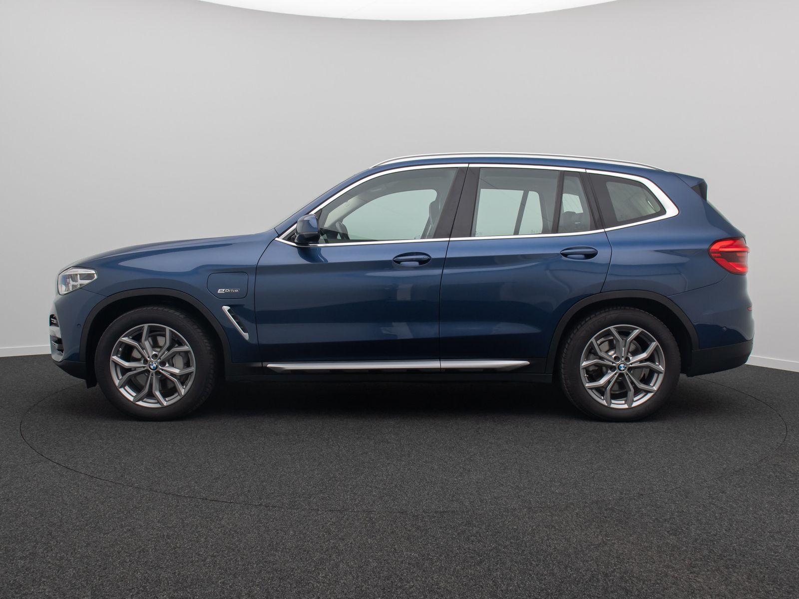 Fahrzeugabbildung BMW X3 xD30e xLine DAB Kamera AHK Alarm Panorama H/K