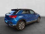 Volkswagen T-Roc 1.5 TSI ACTIVE STHZG NAVI eKLAPPE - Volkswagen T-Roc: Active