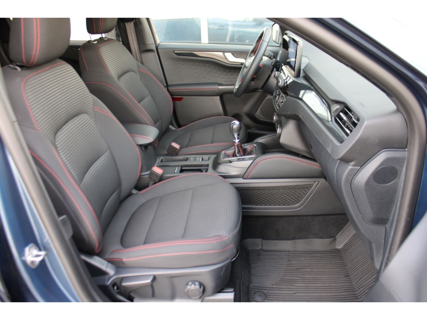 FORD Kuga 2.0 Hybrid ST-Line ACC LED TWA RFK AHK Navi - Image 11