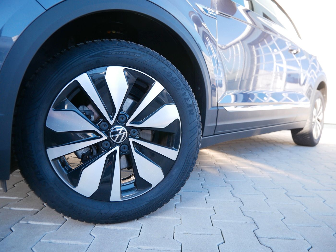 Fahrzeugabbildung Volkswagen T-Roc Cabriolet 1.0 MOVE NEU42T AHK LED SHZ+LHZ