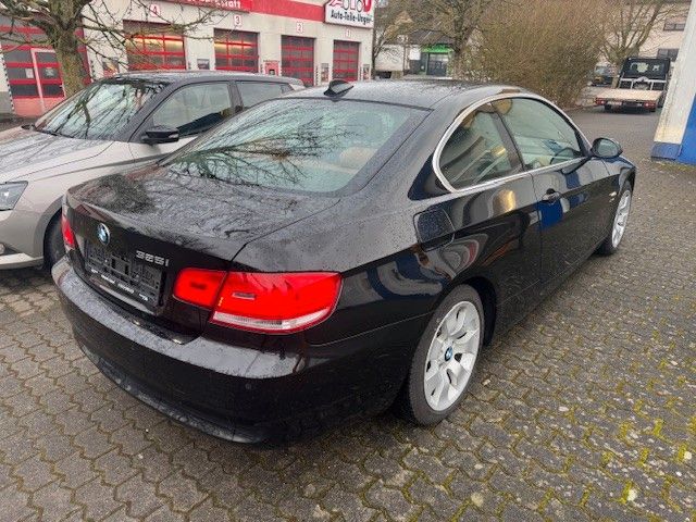Fahrzeugabbildung BMW 325i Coupe xDrive Xenon Leder Schiebedach