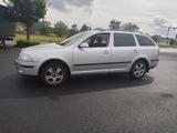 Skoda Octavia Combi 2.0 TDI  4x4 Elegance - Skoda Octavia aus 2006: Elegance