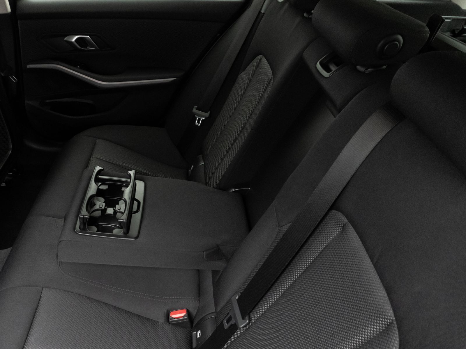 Fahrzeugabbildung BMW 320d DAB HiFi PDC Fernlichtassist Komfort Alarm