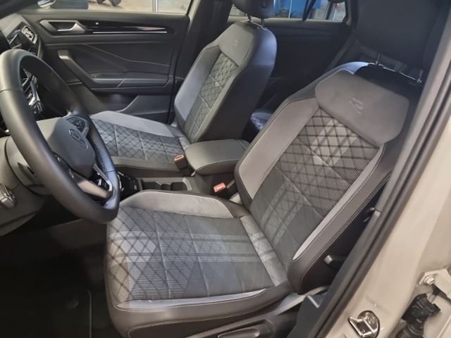 Fahrzeugabbildung Volkswagen T-Roc 1.5TSI R-LINE IQ.DRIVE TRAVEL KAMERA NAVI