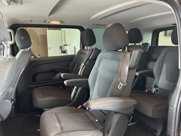 Mercedes V 220 - 7