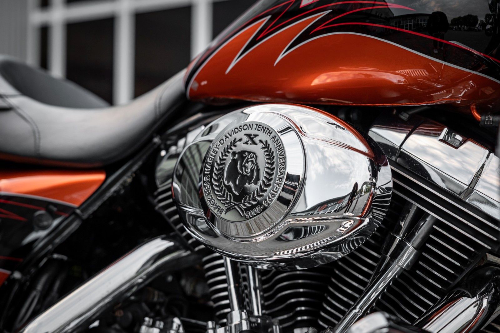 Fahrzeugabbildung Harley-Davidson FLHRC Road King Classic - BLACK BEAR - SELTEN