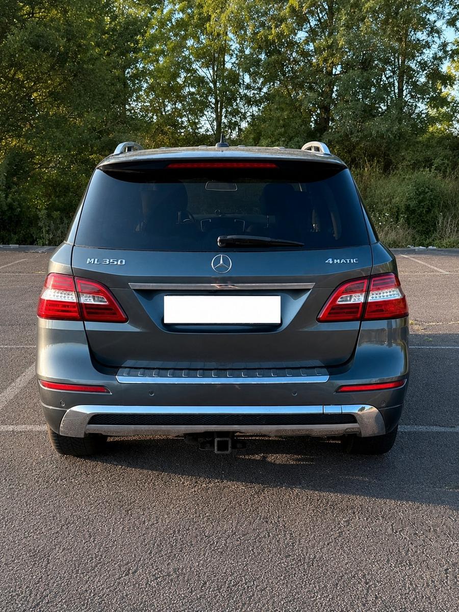 Mercedes-Benz ML 350  TÜV NEU Top-Zustand Leder 140Tkm