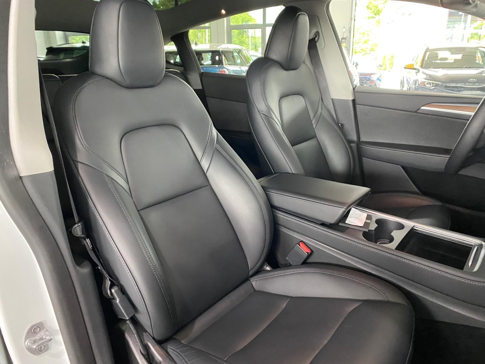 Fahrzeugabbildung Tesla Model Y Performance Long Range Dual AWD/AHK/