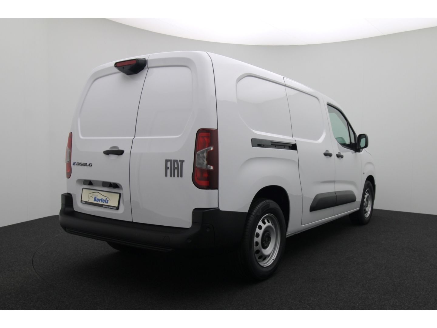 Fahrzeugabbildung Fiat Doblo E- Kastenwagen XL 100 kW digit.Rückspiegel