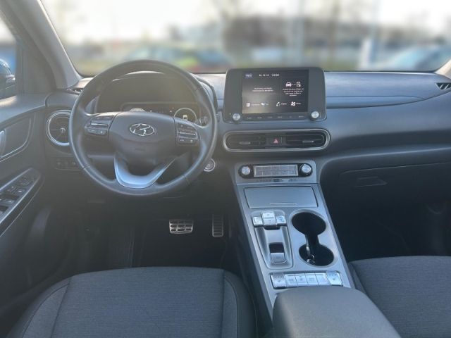 Fahrzeugabbildung Hyundai KONA Select Elektro 11KW OBC ACC Apple CarPlay A