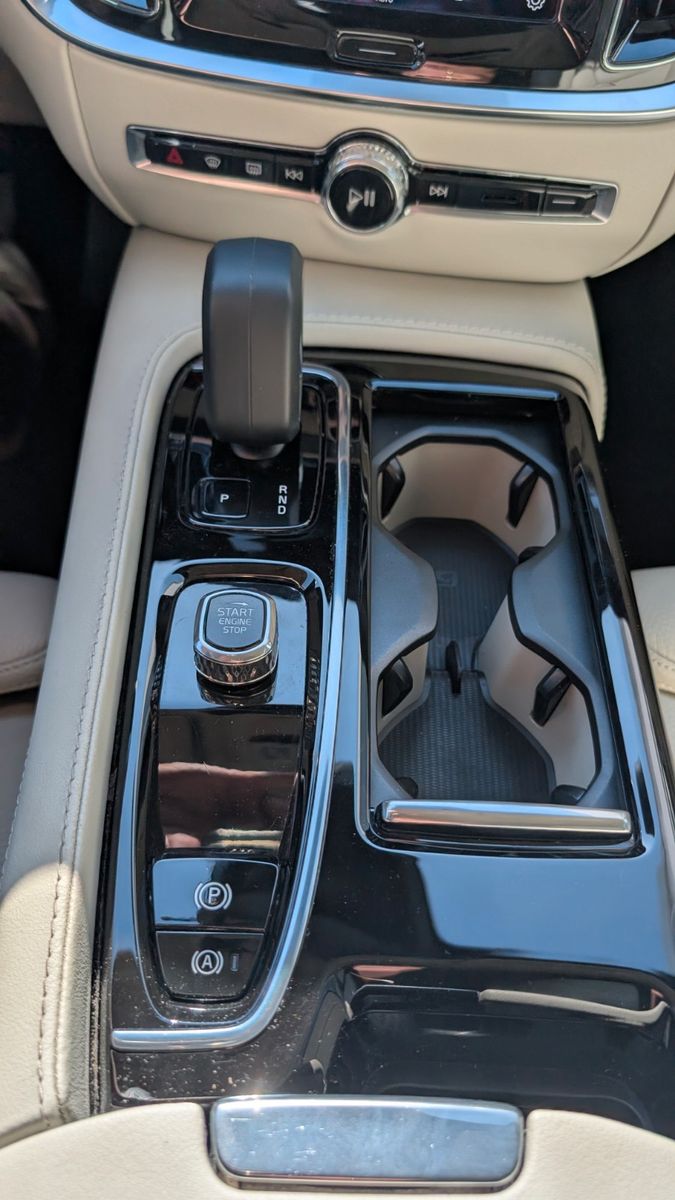 Fahrzeugabbildung Volvo V60 T8 Plug-in Hybrid | AHK | ACC | Kamera